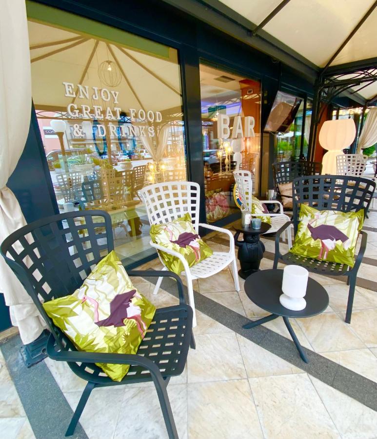 Hotel La Perla Riva del Garda Exterior photo
