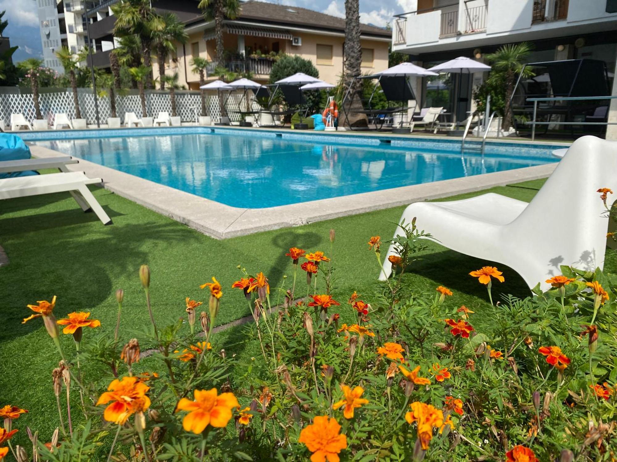 Hotel La Perla Riva del Garda Exterior photo