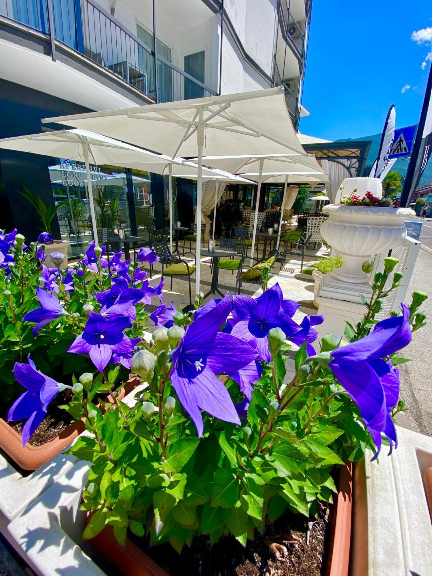 Hotel La Perla Riva del Garda Exterior photo
